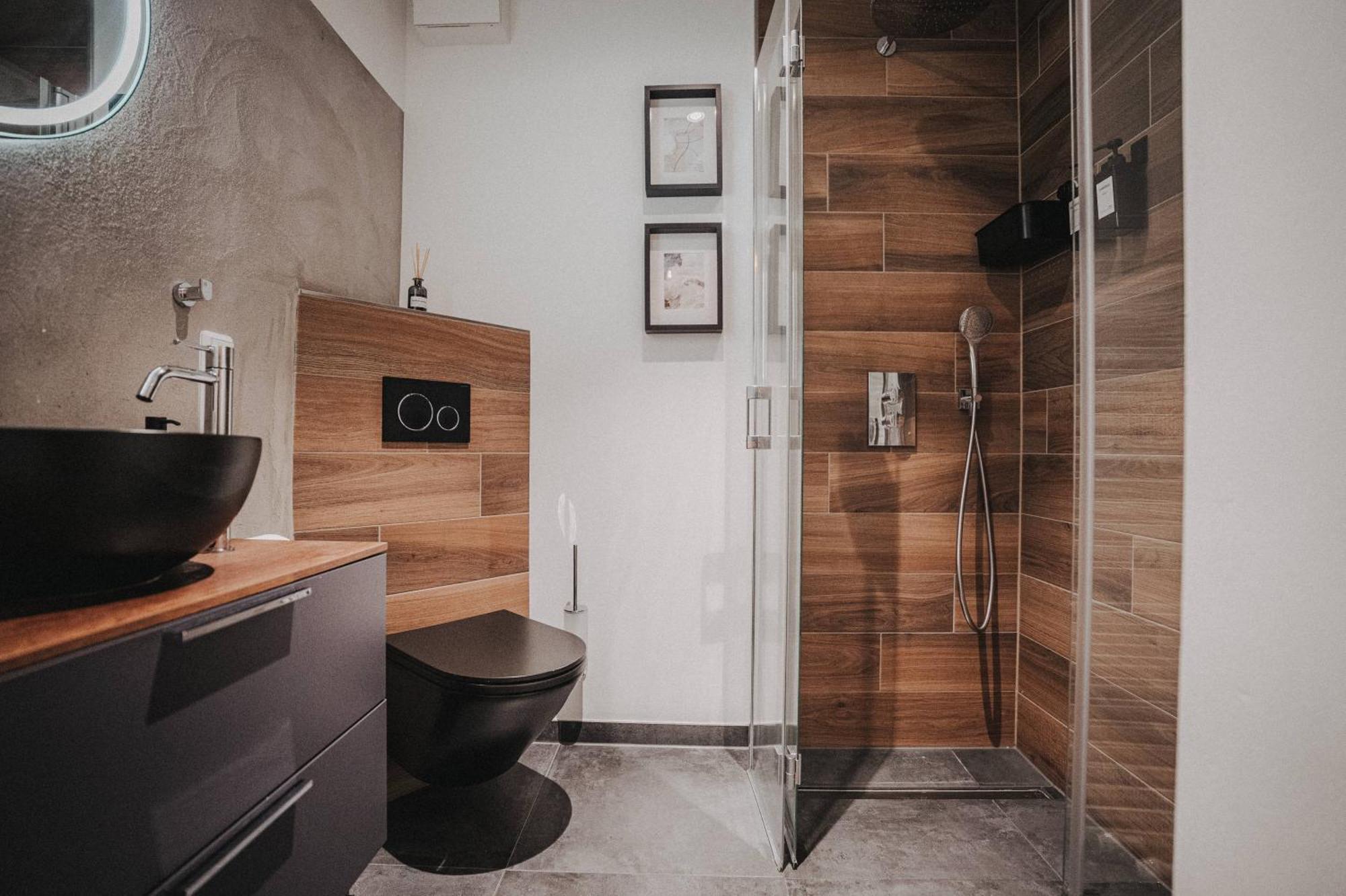 Downtown Apartment Mit Luxusbad Am Hafen Nur 5 Minuten Zu Fuss In Die Innenstadt Und Zum Bahnhof! オルデンブルク エクステリア 写真