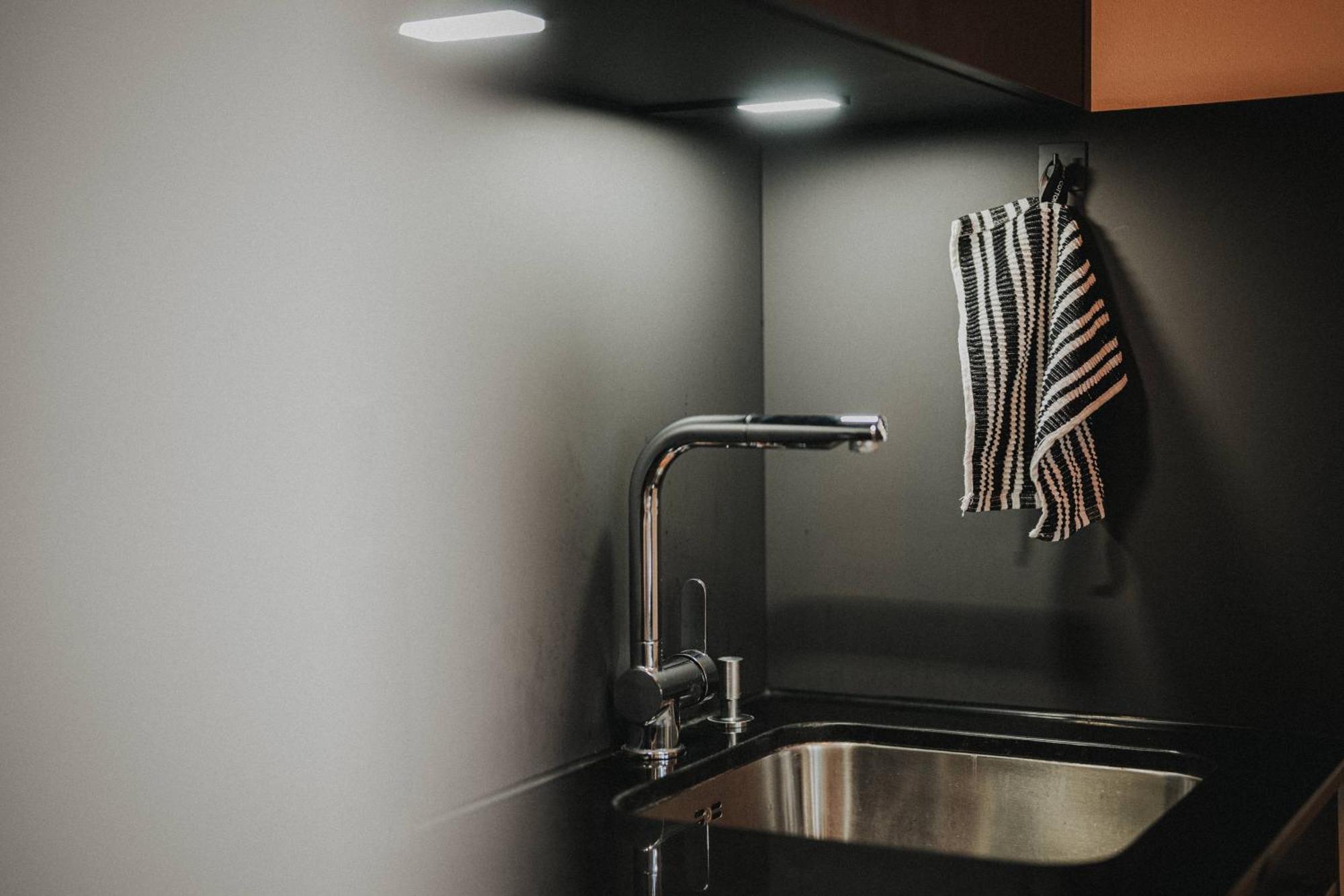 Downtown Apartment Mit Luxusbad Am Hafen Nur 5 Minuten Zu Fuss In Die Innenstadt Und Zum Bahnhof! オルデンブルク エクステリア 写真