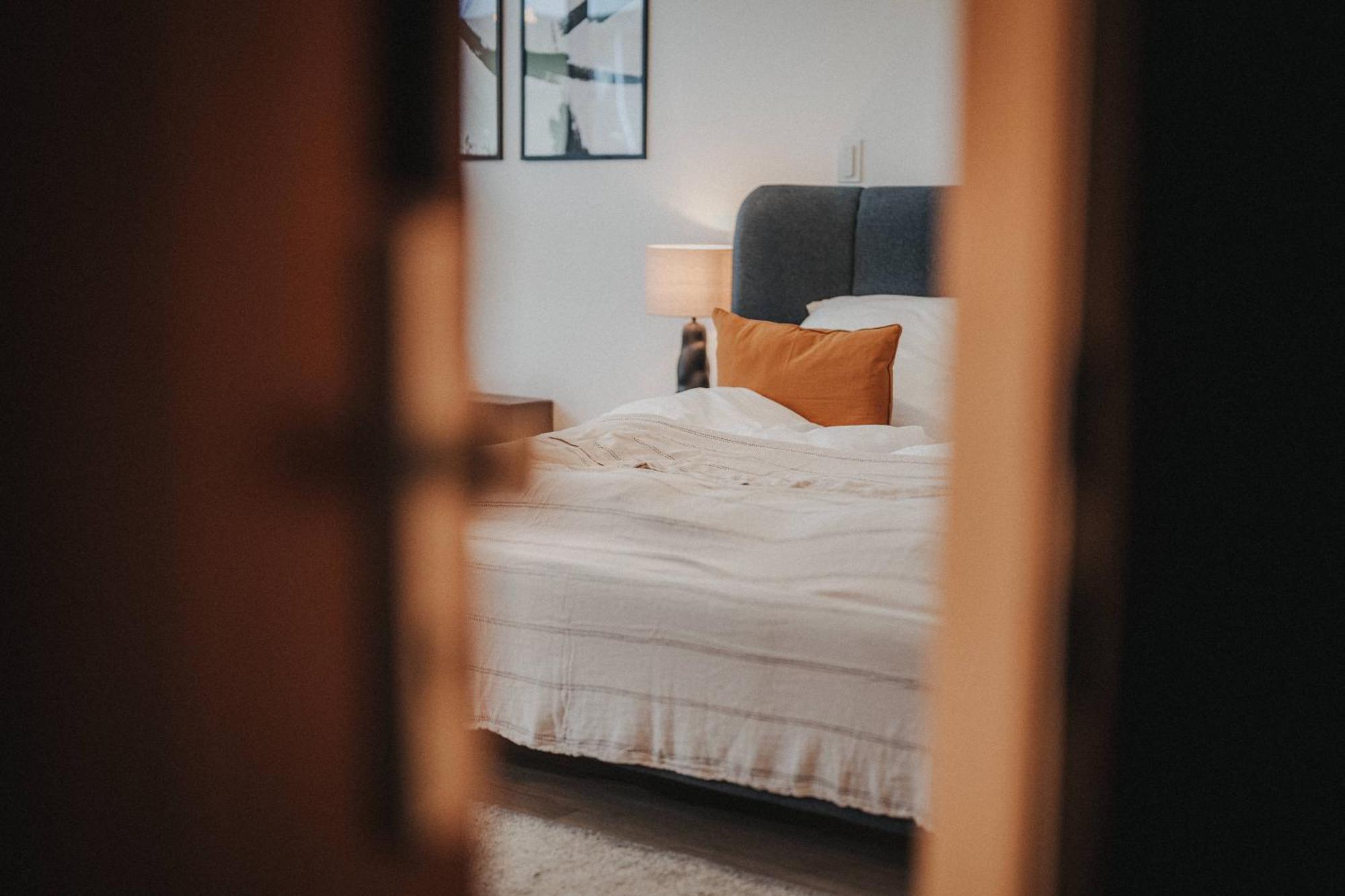 Downtown Apartment Mit Luxusbad Am Hafen Nur 5 Minuten Zu Fuss In Die Innenstadt Und Zum Bahnhof! オルデンブルク エクステリア 写真