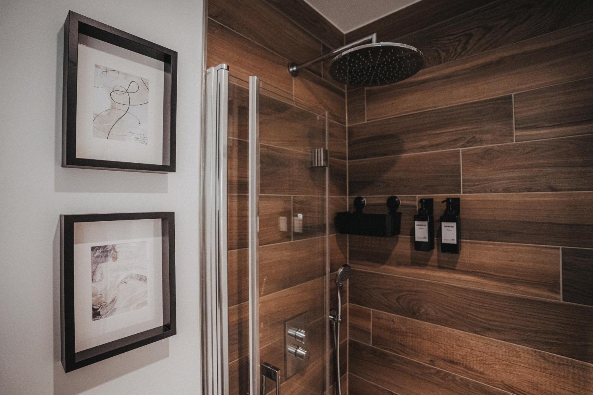 Downtown Apartment Mit Luxusbad Am Hafen Nur 5 Minuten Zu Fuss In Die Innenstadt Und Zum Bahnhof! オルデンブルク エクステリア 写真