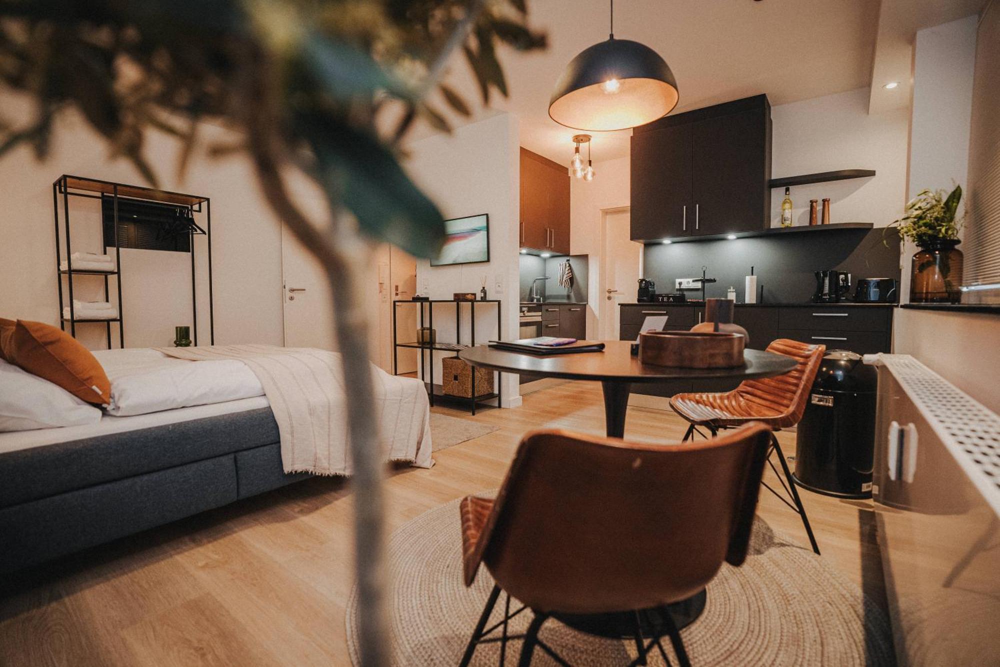Downtown Apartment Mit Luxusbad Am Hafen Nur 5 Minuten Zu Fuss In Die Innenstadt Und Zum Bahnhof! オルデンブルク エクステリア 写真